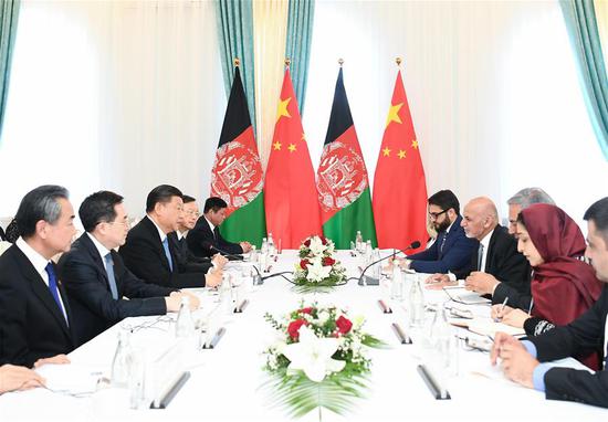 Chinese President Xi Jinping meets with Afghan President Mohammad Ashraf Ghani in Bishkek, Kyrgyzstan, June 13, 2019. (Xinhua/Xie Huanchi)