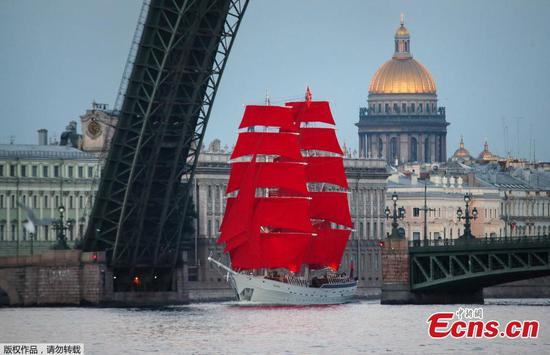 Scarlet Sails festival marked in St. Petersburg, Russia