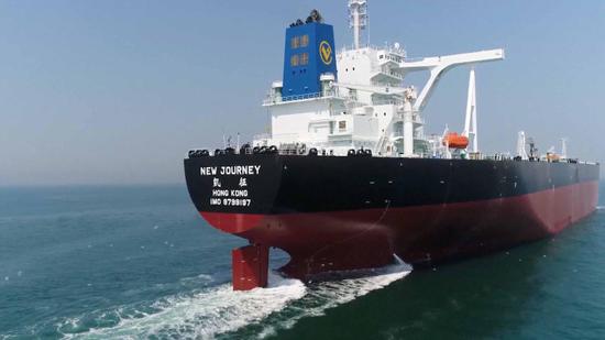 The VLCC is more than 300 meters long with a loading capacity of 308,000 tons. (CCTV Photo)