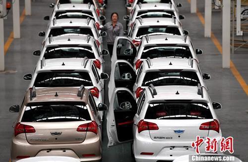 New energy cars in Beijing. (File photo/China News Service)