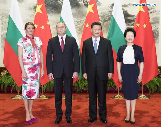 Chinese President Xi Jinping (2nd R) and his wife Peng Liyuan (1st R) pose for photos with Bulgarian President Rumen Radev (2nd L) and his wife in Beijing, capital of China, July 3, 2019. Chinese President Xi Jinping held talks with Bulgarian President Rumen Radev here Wednesday. (Xinhua/Huang Jingwen)