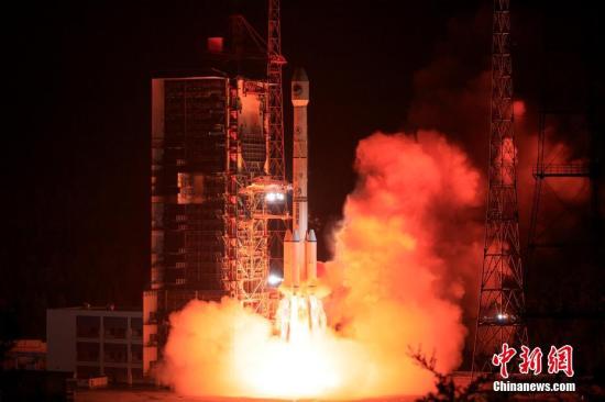 A rocket carrying the 46th satellite of the BeiDou Navigation Satellite System blasts off into the sky. (File photo/Chian News Service)