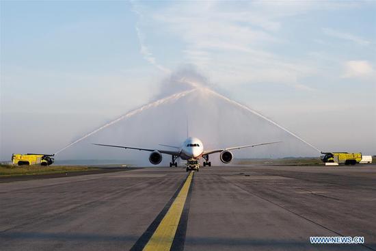 A Boeing B787-9 Dreamliner of Shanghai Airlines, a subsidiary of China Eastern Airlines, arrives at Liszt Ferenc International Airport in Budapest, Hungary, June 7, 2019.  (Photo/Xinhua)