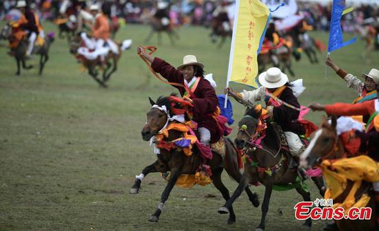 Horse racing festival opens in Sichuan