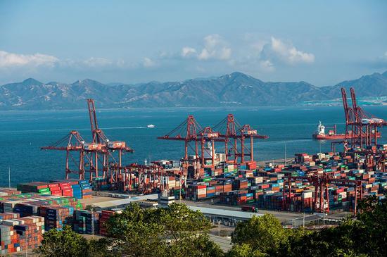 A view of the Shekou Harbor is seen in the Qianhai and Shekou Area of the China (Guangdong) Pilot Free Trade Zone (FTZ) in Shenzhen City, south China's Guangdong Province, Feb. 26, 2015. (Xinhua/Mao Siqian)