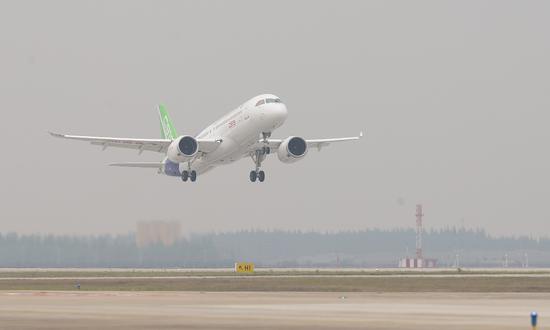 China's homegrown large passenger plane C919 made its maiden flight in Shanghai on May 5, 2017. (Xinhua/Ding Ting)
