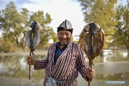 Tourism industry benefits locals in Lop Nur People Village, Xinjiang