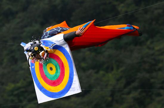 Flyers compete on wings in Hunan