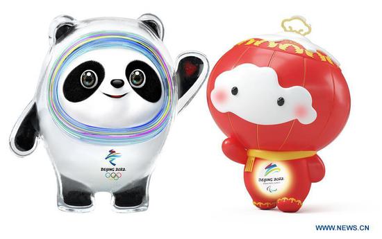 This handout image shows the mascot of Beijing 2022 Olympic Winter Games Bing Dwen Dwen (L), and the mascot of Beijing 2022 Paralympic Winter Games Shuey Rhon Rhon, unveiled by Beijing Organising Committee for the 2022 Olympic and Paralympic Winter Games in Beijing, capital of China, Sept. 17, 2019. (Xinhua)