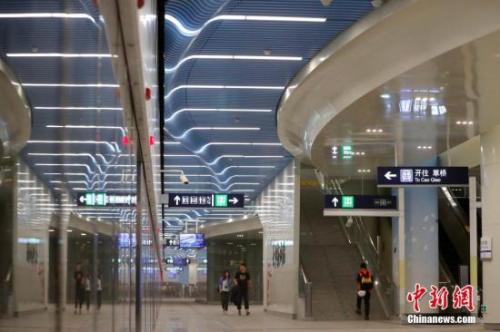 The subway line connecting downtown Beijing with the new Beijing Daxing International Airport is to open on Sept. 26, 2019. (File photo)