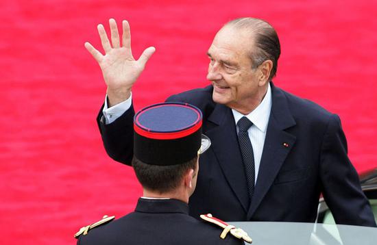 File photo taken on May 16, 2007 shows Jacques Chirac waving to people as he leaves the Elysee Palace in Paris, France. France's former President Jacques Chirac died on Thursday at the age of 86, local media reported. (Xinhua/Song Lidong)