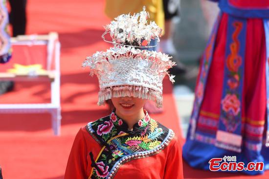 Embroidery competition held in Zhangjiajie