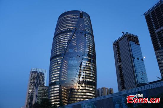 New Beijing skyscraper tests lighting
