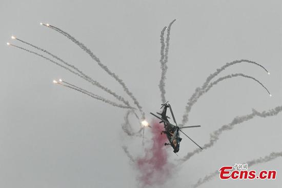 Fenglei aerobatic team performs in helicopter expo