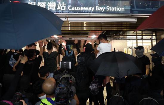 Rioters trash the metro station at Causeway Bay in Hong Kong, south China, Oct. 4, 2019. (Xinhua)