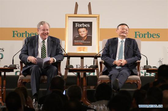 Alibaba's former executive chairman Jack Ma (R) attends the Forbes Global CEO conference 2019 in Singapore, on Oct. 15, 2019. (Xinhua/Then Chih Wey)
