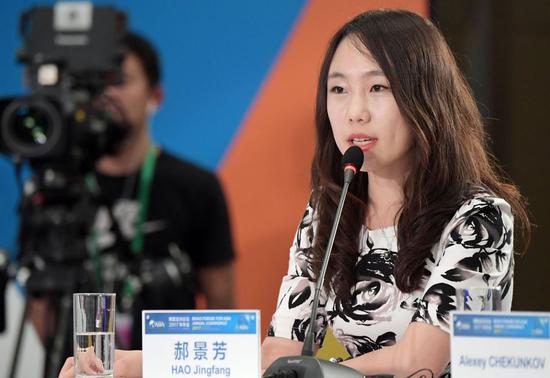 File photo shows Chinese science fiction writer Hao Jingfang speaking at a conference during the Boao Forum for Asia in 2017.(Xinhua/Yang Guanyu)