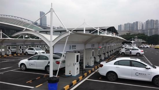 Electric cars stop at a charging station in Beijing. (Photo/Screenshot on CNS TV)