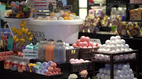 Bath and shower products at store in Beijing. (CGTN Photo)