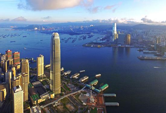 Aerial photo taken on April 30, 2018 shows the Victoria Harbor in south China's Hong Kong. (Xinhua/Qin Qing)