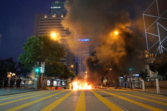 Rioters set fire in Central area of Hong Kong, south China, Nov. 2, 2019. (Xinhua)