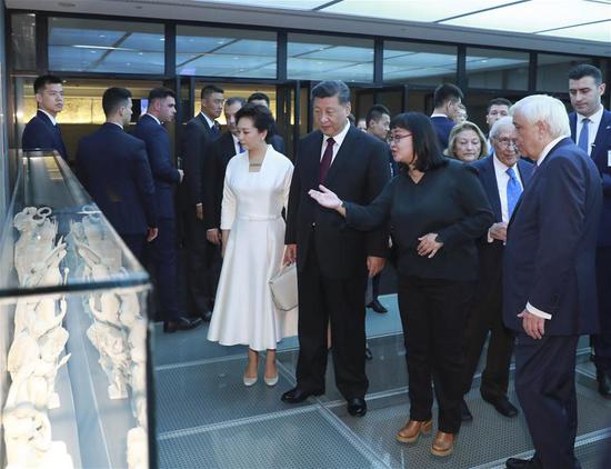 Chinese President Xi Jinping and his wife Peng Liyuan visit the Acropolis Museum accompanied by Greek President Prokopis Pavlopoulos and his wife Vlassia Pavlopoulou-Peltsemi in Athens, Greece, Nov. 12, 2019. (Xinhua/Ding Lin)