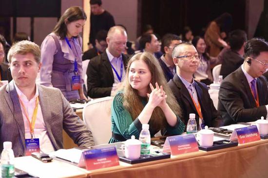 Foreign journalists attend the third China-Russia Internet Media Forum in Wuxi, East China's Jiangsu province, on the morning of Nov. 15. (Photo by Zhu Xingxin/chinadaily.com.cn)