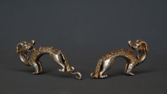 File photo taken on July 5, 2019 shows a pair of gilded silver dragons discovered in a tomb in Arkhangai Province of Mongolia by a China-Mongolia joint archaeological team. (Xinhua)