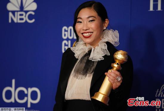 In pics：Stars shine on Golden Globes red carpet