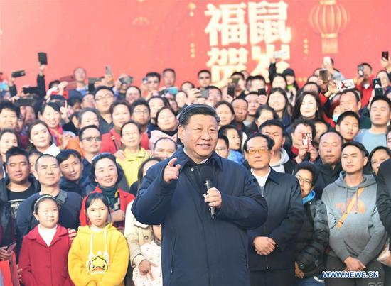 Chinese President Xi Jinping, also general secretary of the Communist Party of China Central Committee and chairman of the Central Military Commission, visits the Kunming international convention and exhibition center in southwest China's Yunnan Province, Jan. 20, 2020.  (Xinhua/Xie Huanchi)