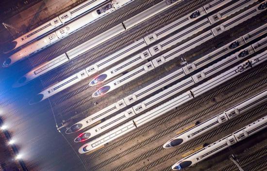 High-speed trains wait to run during the Spring Festival travel rush in Nanjing, East China's Jiangsu Province, on Jan. 10, 2020. (Photo by Su Yang/for chinadaily.com.cn)