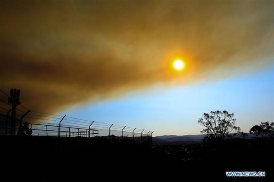 Australia's Canberra shrouded in smoke