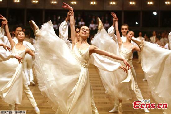 In pics: Dress rehearsal for Vienna's traditional Opera Ball
