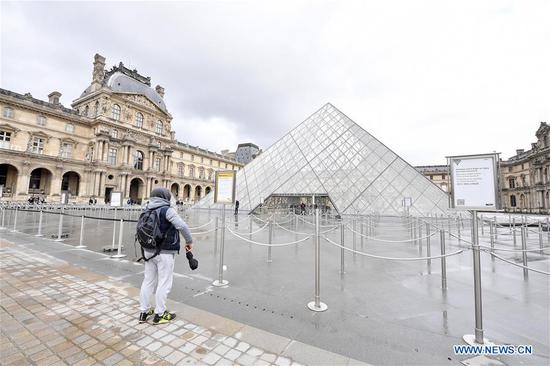 Museum Louvre di Paris ditutup karena kebijakan lockdown.
