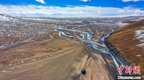 An aerial view of the Hoh Xil, Qinghai Province. (Photo provided to China News Service)
