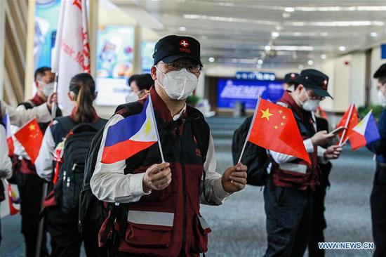 Chinese experts back home from Philippines after medical assistance