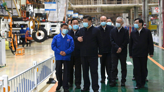 Chinese President Xi Jinping (3rd L) visits the Shaanxi Automobile Holding Group in Shaanxi Province, northwest China, April 22, 2020. /Xinhua