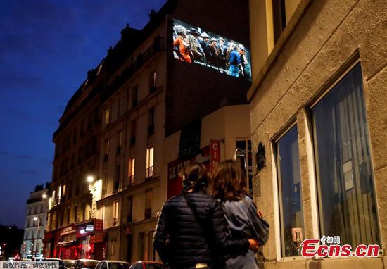 Paris movie theater skirts lockdown with alfresco screening