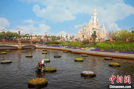 A corner of the Shanghai Disney Resort. (Photo provided to China News Service)