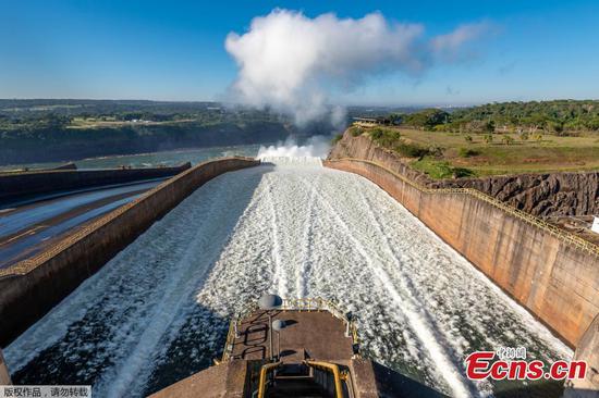 Brazil-Paraguay dam to release water to aid Argentine grain shipments
