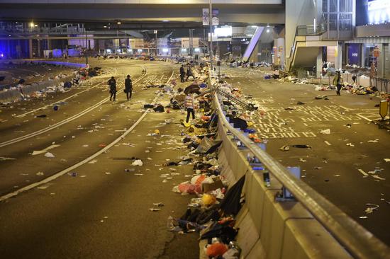 Photo taken on June 12, 2019 shows roads after a riot in Admiralty area of Hong Kong, south China. (Xinhua)