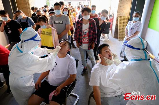 Near 4000 workers at a Chinese market receive nucleic acid tests
