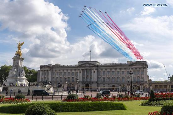 Flypast performed above London after meeting between British PM Johnson, French President Macron
