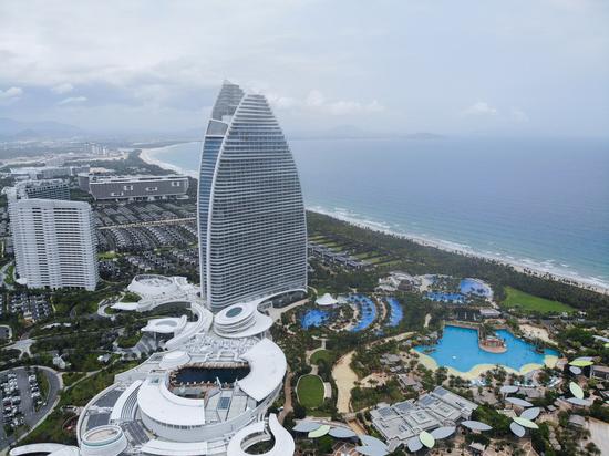 Aerial photo taken on April 4, 2020 shows the Atlantis resort in Sanya, south China's Hainan Province. (Xinhua/Zhang Liyun)