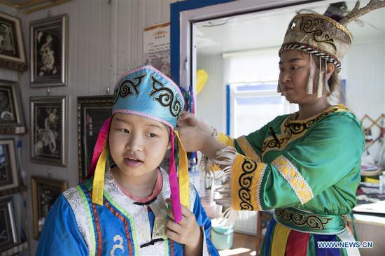 Ethnic minority group embraces prosperity in northeast China