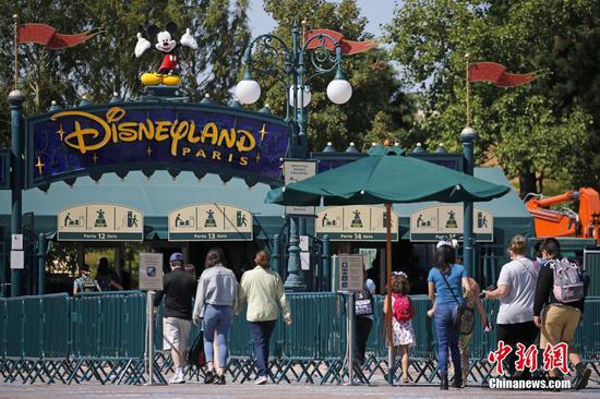 Disneyland Paris reopens its parks