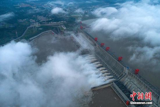 Three Gorges reservoir receives record water flow