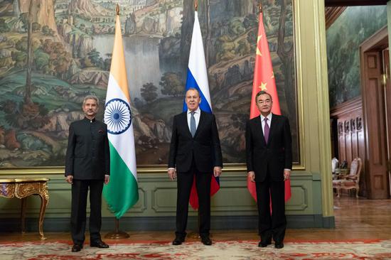 Chinese State Councilor and Foreign Minister Wang Yi (R) meets with Russian Foreign Minister Sergei Lavrov (C) and Indian External Affairs Minister Subrahmanyam Jaishankar in Moscow, Russia, on Sept. 10, 2020. (Xinhua/Bai Xueqi)