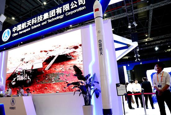 Photo taken on Sept. 15, 2020 shows a rocket model at the 22nd China International Industry Fair (CIIF) in east China's Shanghai. (Xinhua/Zhang Jiansong)