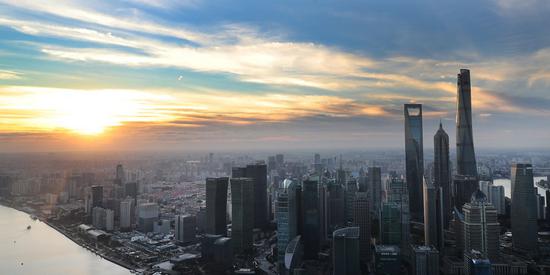 Photo taken on Nov. 1, 2018 shows the Lujiazui area at sunrise in Shanghai, east China. (Xinhua/Fang Zhe)